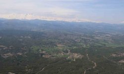 Adana'da bir yanda kar, bir yanda bahar