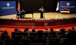 ADÜ'de öğrencilerin konseri ilgi topladı