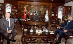 AK Parti Erzurum İl Başkanı Av. Küçükoğlu'ndan DAİB Başkanı Madırlı'ya 'Hayırlı olsun' ziyareti