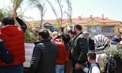 Alaca Belediyesi vatandaşlara 2 bin fidan dağıttı