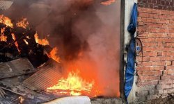 Alev alev yanan samanlık kullanılamaz hale geldi