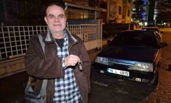 Anahtarı kontakta unutulan ve kendiliğinden kilitlenen otomobilin kapısını çilingir açtı