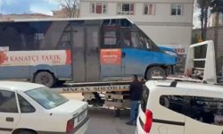 Ankara'da minibüs kamyonetle çarpıştı: 5 yaralı