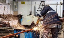 Antalya Büyükşehir Belediyesi kent mobilyalarını kendi atölyelerinde üretiyor