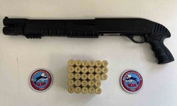 Arnavutköy'de ticari takside ruhsatsız silah yakalandı
