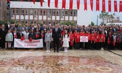 Aydın'da 23 Nisan kutlamaları çelenk sunumuyla başladı