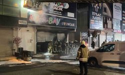Bağcılar İSTOÇ'da iki katlı iş yerinde yangın