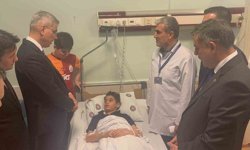 Bakanlar yaralı öğrencileri ziyaret etti