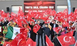 Balıkesir'de 9 ülkenin çocukları aynı sahnede buluştu