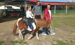 Balıkesir'de çocukların at binme sevinci