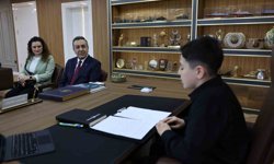 Başkan Dere, koltuğunu Taha'ya devretti