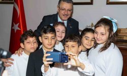 Başkan Genç, koltuğunu minik Hamza'ya devretti