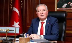 Başkan Kepenek: 'Geleceğin mimarı çocuklarımızın bayramı kutlu olsun'