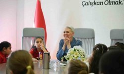 Başkan Subaşı'nı ziyaret eden minikler, belediyenin yürüttüğü çalışmalar hakkında bilgi aldı