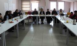 Bayburt'ta annelere otizmli çocukların ergenlik süreci anlatıldı