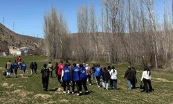 Bayburt'ta gençler çiftlikte ekranlardan uzak bir gün geçirdi