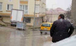 Bayburt'ta kar sürprizi: Kış yeniden yüzünü gösterdi