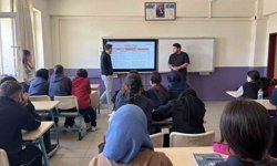 Bayburt'ta lise öğrencilerine yapay zekâ ve dijital yetkinlik eğitimi verildi