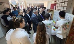 Bayburt'ta öğrenciler projelerini bilim fuarında tanıttı