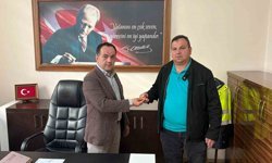 Belediye personelinin bulduğu 17,5 gram altın sahibine teslim edildi