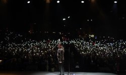 Bilecik Cumhuriyet Meydanı'nda Ekin Uzunlar konseri