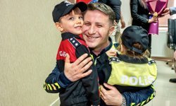 Bilecik'te anaokulu öğrencilerinden polislere 181'inci yıl sürprizi