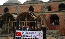 Bilecik'te öğrenciler harçlıklarını Kuba Camii inşaatına bağışladı