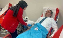 Bölge Adliye Mahkemesi'nde kan bağışında bulunan adliye personeline plaket verildi