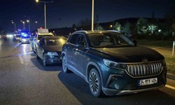 Bolu'da ani fren yapıp kaçan sürücü, zincirleme kazaya neden oldu: 3 yaralı