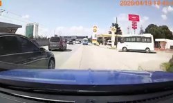 Bursa'da trafikte tehlikeli anlar: Makas atan sürücü kazaya davetiye çıkardı