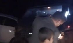 Bursa'da yamaçtan kopan kayalar, araçların üzerine yağdı