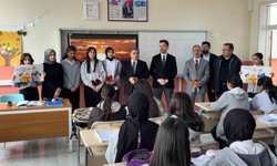 Çaldıran Müftülüğünden öğretmenlere 'Geçmiş Olsun' çiçeği