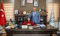 Çameli Belediye Başkanı Cengiz Arslan koltuğunu Erva'ya bıraktı