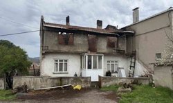 Çanakkale'de baca yangını çatıyı küle çevirdi