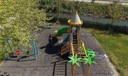 Çayırova'da parkların oyun grupları yıkanıyor