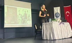 Çeşme'de üniversite öğrencileri ve personeline KADES ile narkotik eğitimi verildi