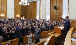 CHP lideri Özel: 'Parlamenter sistemde güvenoyundan kaçanların şimdi de bir özgüven eksikliği ile seçimden kaçtığını görmekteyiz'