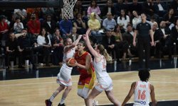 ÇİMSA ÇBK Mersin: 75 - Athinaikos Qualco: 77