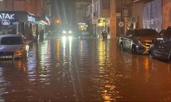 Çine'de sağanak etkili oldu, yollar göle döndü