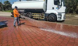 Çukurova Belediyesi'nden park ve yeşil alanlarda yoğun mesai