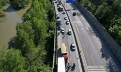 D-650'yi kilitleyen kaza: İki tır çarpıştı, uzun araç kuyrukları oluştu