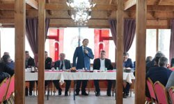 Darende'de muhtarlarla istişare toplantısı