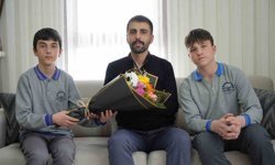 DEAŞ operasyonunda ağır yaralanmıştı: Bayburtlu kahraman komisere öğrencilerden Polis Haftası sürprizi