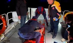 Demre Kaleköy'de rahatsızlanan kişi, sahil güvenlik botuyla tahliye edildi