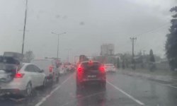 Diyarbakır'da sağanak ve dolu yağışı etkili oldu