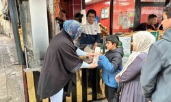 Diyarbakırlı esnaftan Kutlu Doğum Haftası'nda 2 bin kişiye döner ikramı