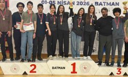 Diyarbakırlı öğrencilerden satrançta çifte zafer