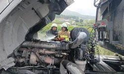 Dörtyol'da tırın motorunda yangın çıktı