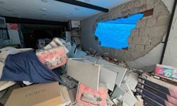 Dükkanı yıkılan esnafa 'brandalı' çözüm