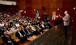 'Duyulmayan çocuk, yorgun anne-baba, kaybolan iletişim' konferansına yoğun ilgi